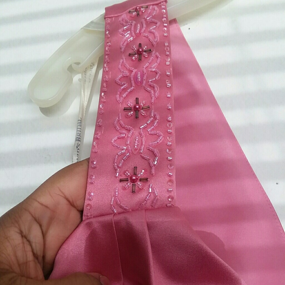 Formal Dress - Picture 4 of 7